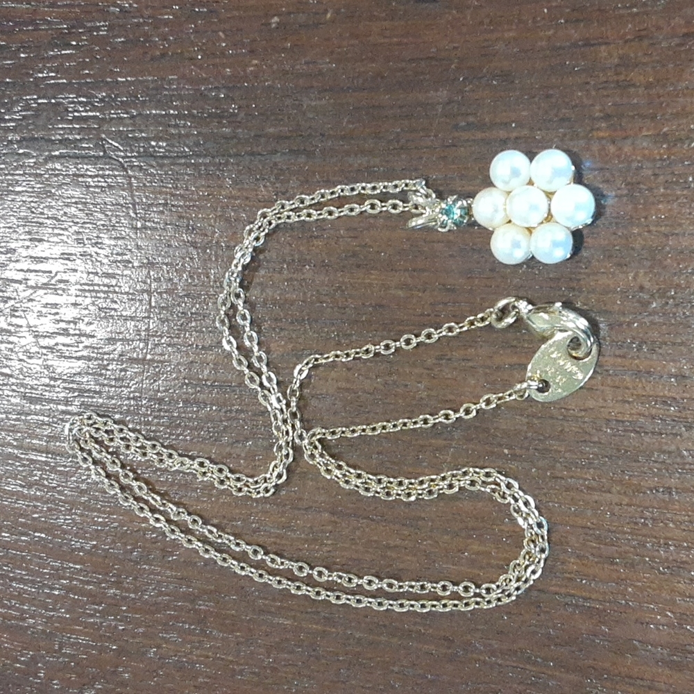 AVON vintage Collectible  Necklace NR